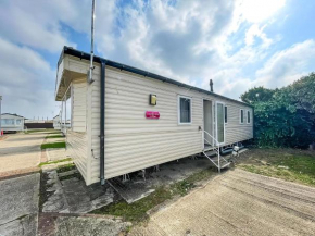 Cosy 8 Berth Caravan In Essex, Located On Seawick Holiday Park Ref 27830Sw